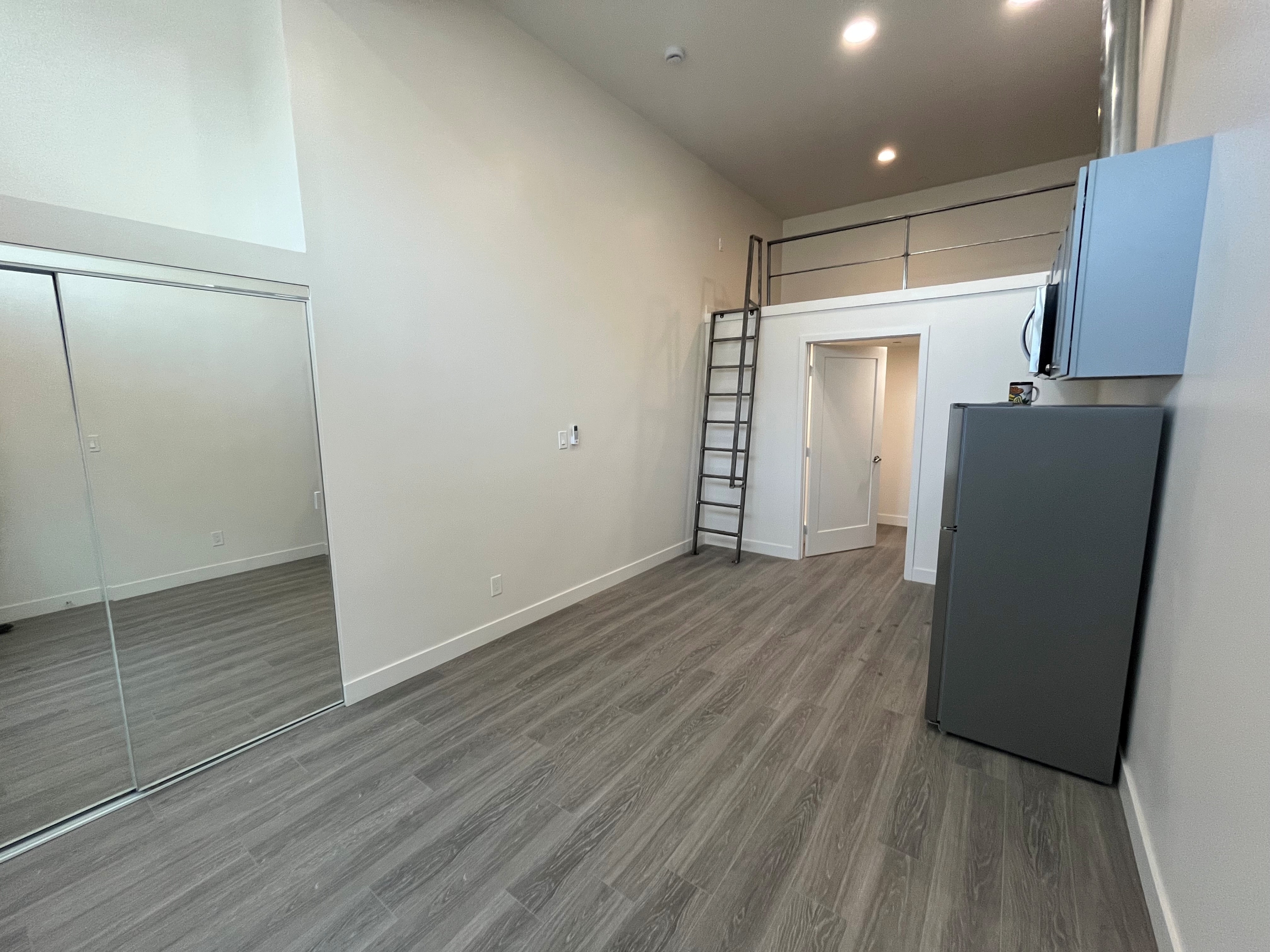 136 West San Ysidro Boulevard - 4